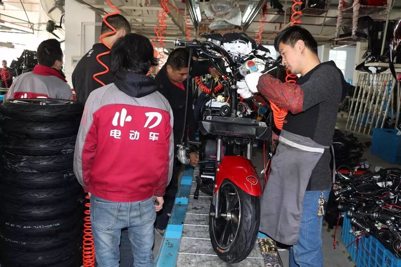 專業(yè)生產(chǎn)PVC護(hù)套、銅排、鋁排、新能源電池銅/鋁軟連接-人禾電子